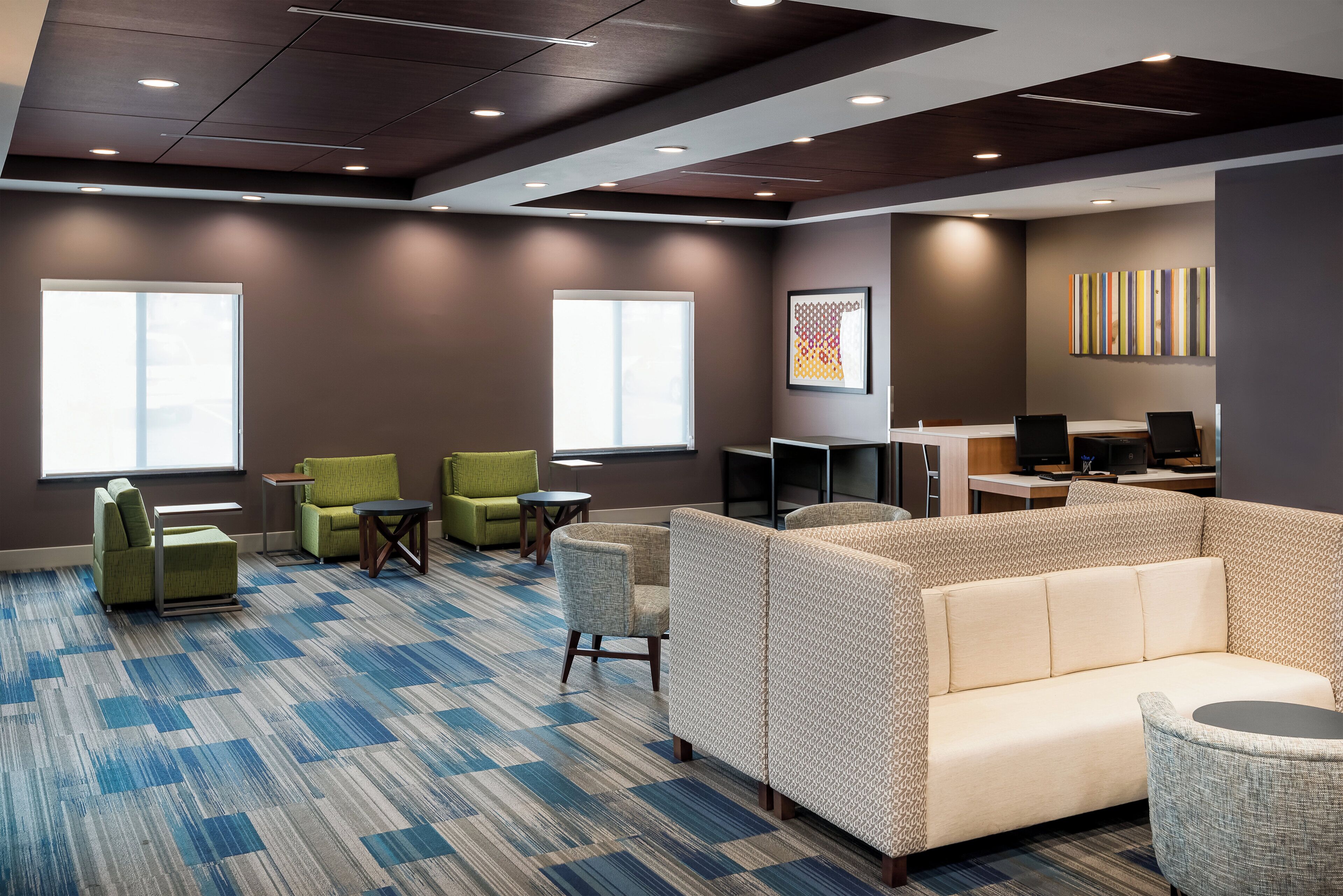 Photo - Holiday Inn Express Ontario