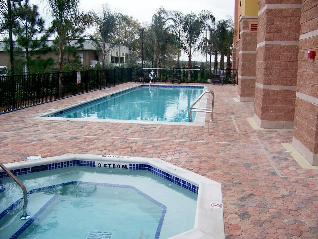 outdoor pool, pool loungers