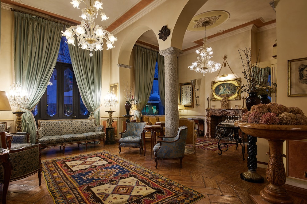 Hotel Petit Palais by null