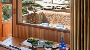 Panorama Suite | เครื่องนอนระดับพรีเมียม, มินิบาร์, ตู้นิรภัยในห้องพัก, โต๊ะทำงาน