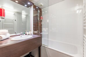 Bathroom - Appart'City Confort Nantes Ouest St Herblain (Saint-Herblain)