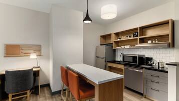Desk, laptop workspace, iron/ironing board, free WiFi