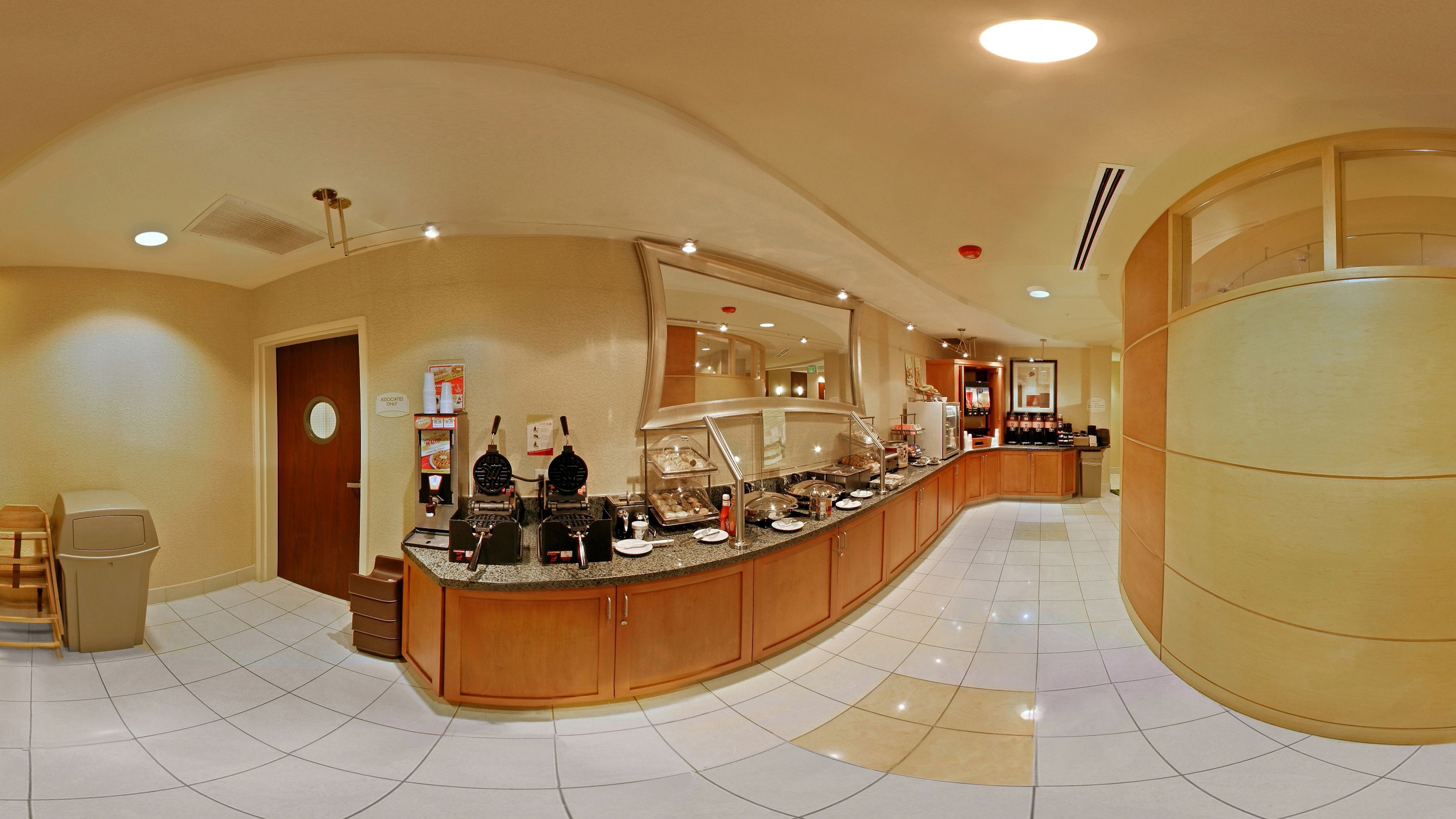 free daily full breakfast