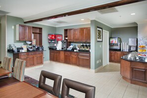 Free buffet breakfast - Staybridge Suites Augusta by IHG (Augusta)