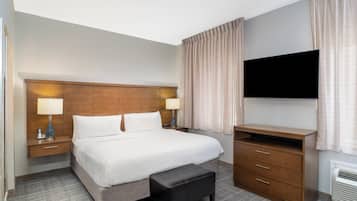 Premium bedding, desk, iron/ironing board, free cots/infant beds