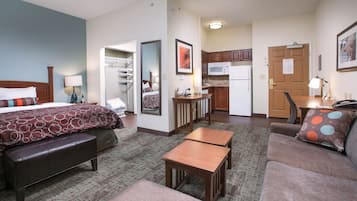 Ropa de cama de alta calidad y escritorio