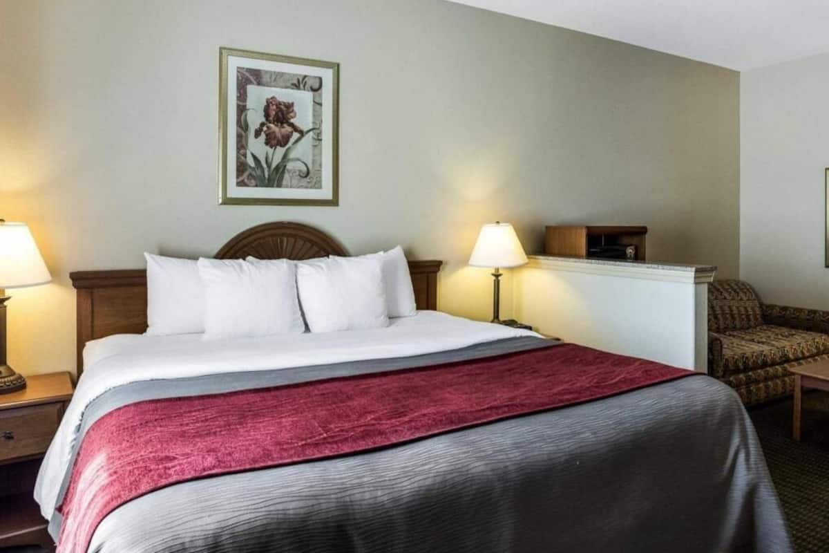 Desk, blackout drapes, iron/ironing board, free WiFi