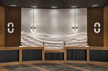 Reception area at Renaissance® Boston Seaport District