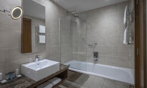 Free toiletries, hair dryer, towels - The Maritime Hotel (Bantry)