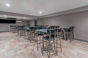 Restaurant - Americas Best Value Inn Foxboro (Foxborough)