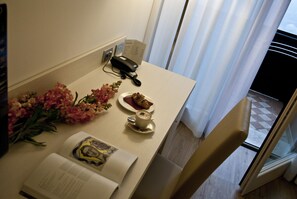 In-room safe, desk, soundproofing, free WiFi