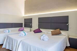 Business Triple Room, Balcony