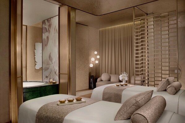 Couples treatment room(s), sauna, steam room, body treatments
