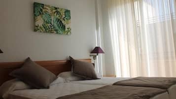 Tabla de planchar con plancha