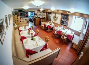 Frühstück, Mittagessen und Abendessen