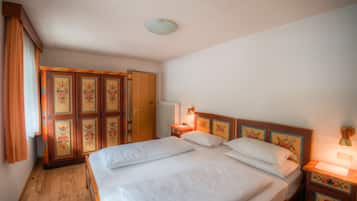 Dobbeltværelse | Dundyner, individuelt design, skrivebord