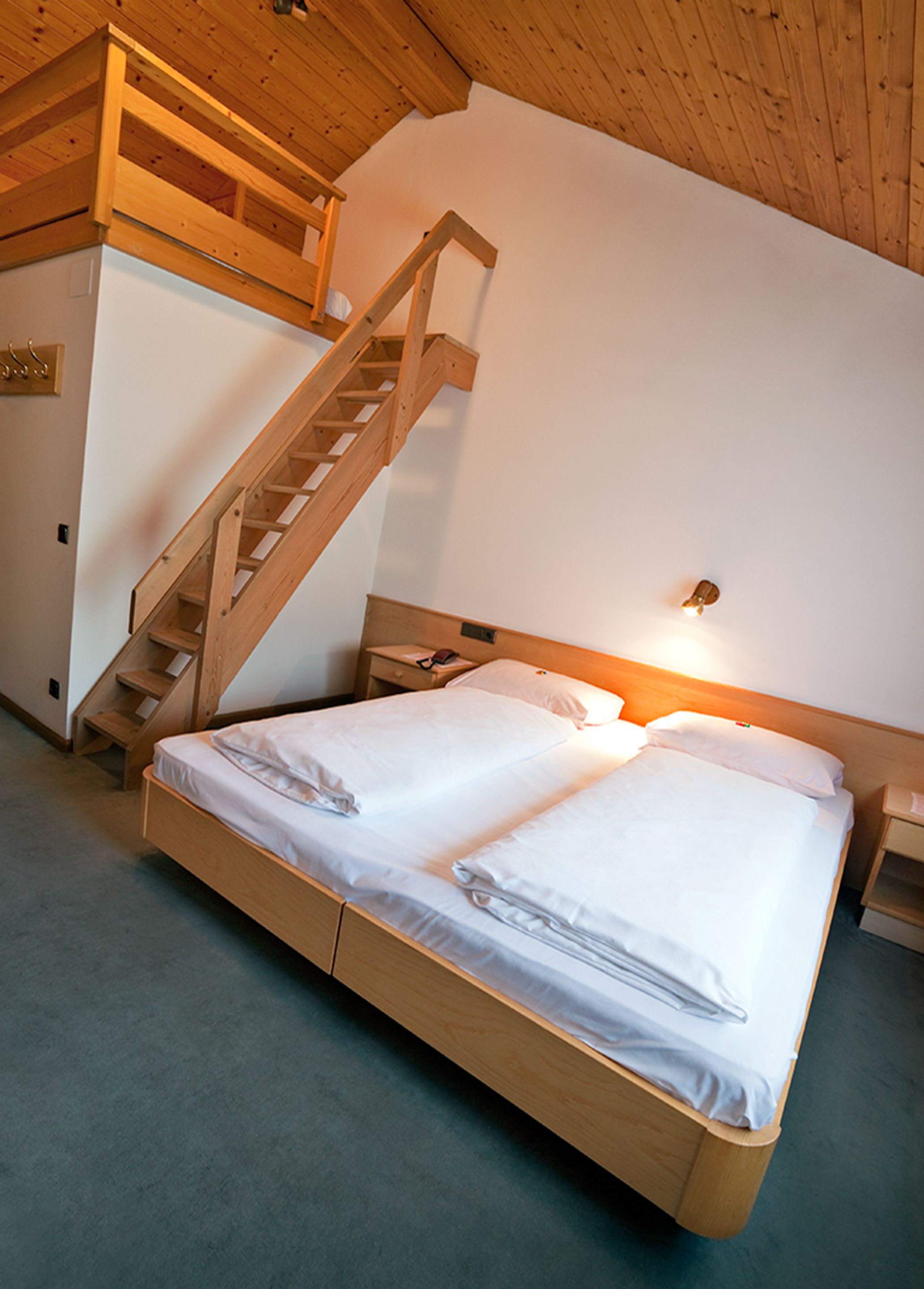 triple room | down duvets, individually decorated, desk, cots/infant beds