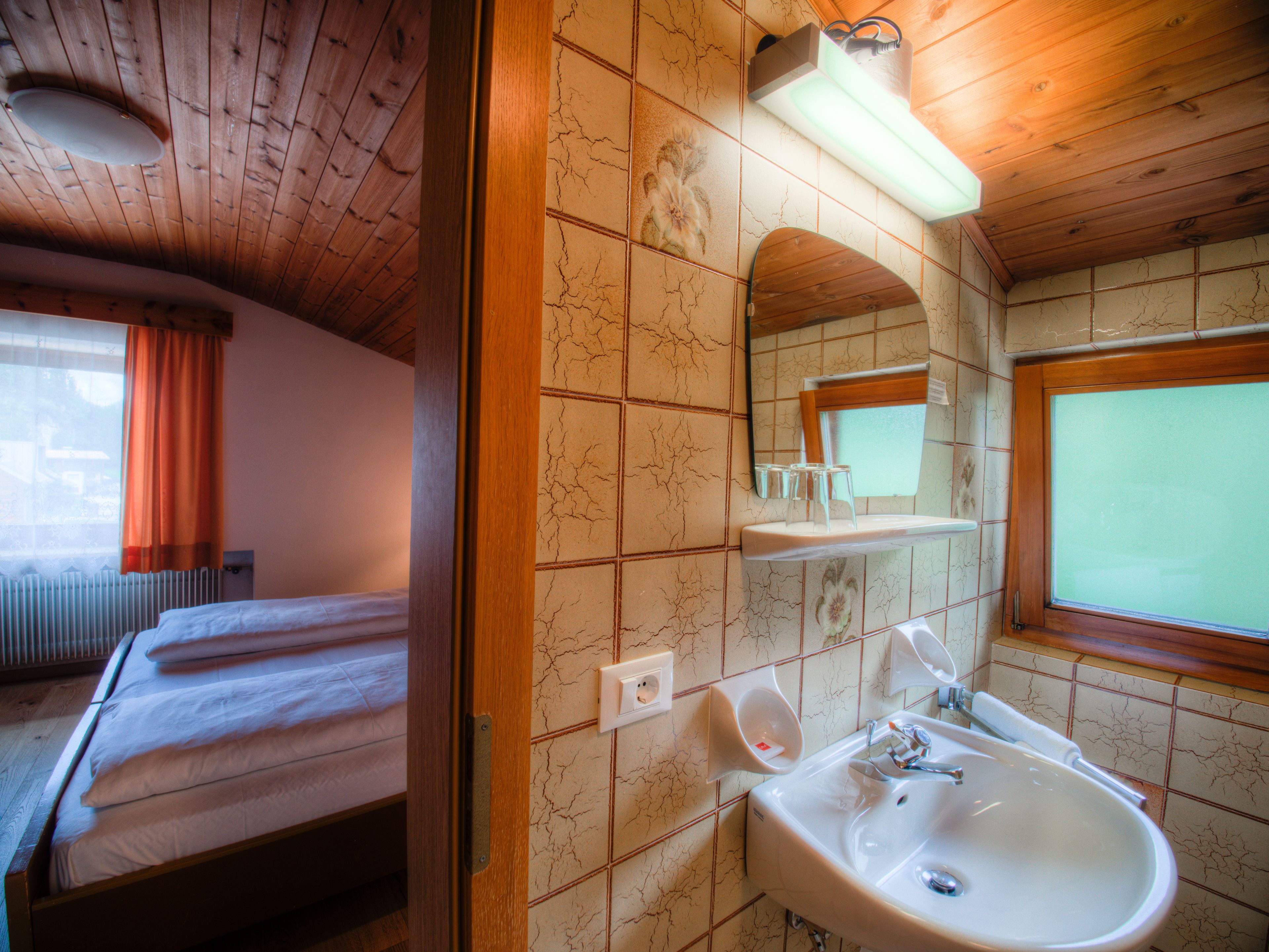 double room | down duvets, individually decorated, desk, cots/infant beds