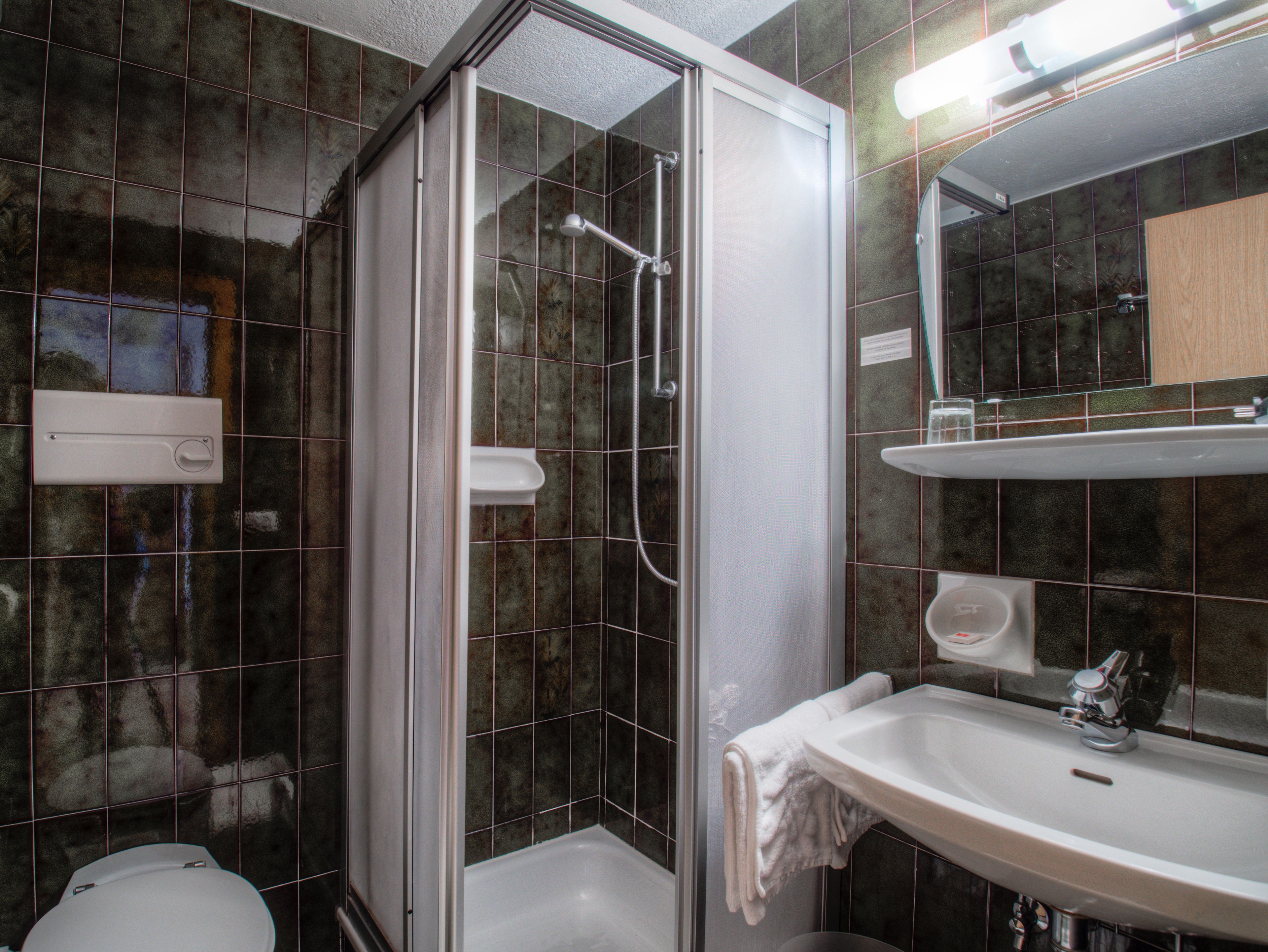 double room | bathroom | shower, hair dryer, towels