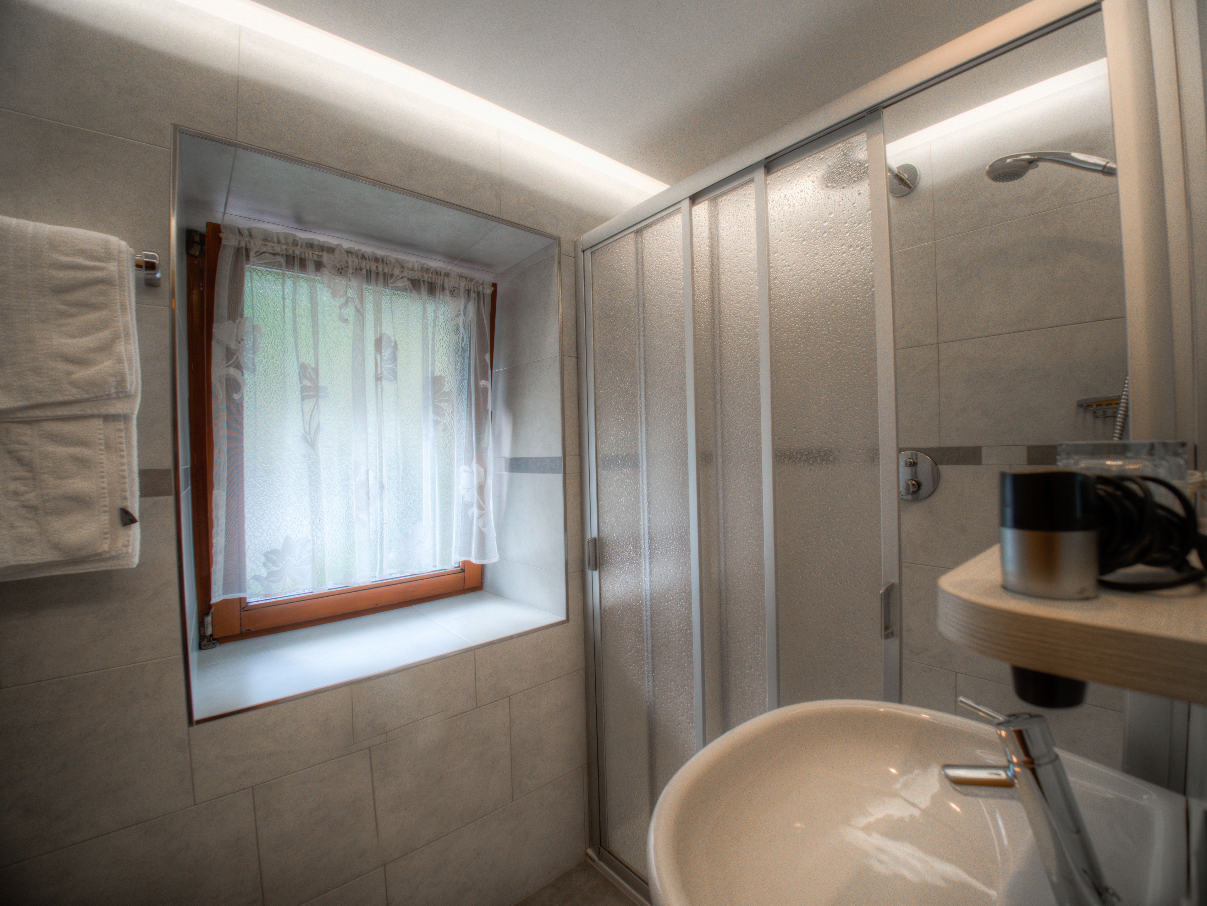 double room | bathroom | shower, hair dryer, towels