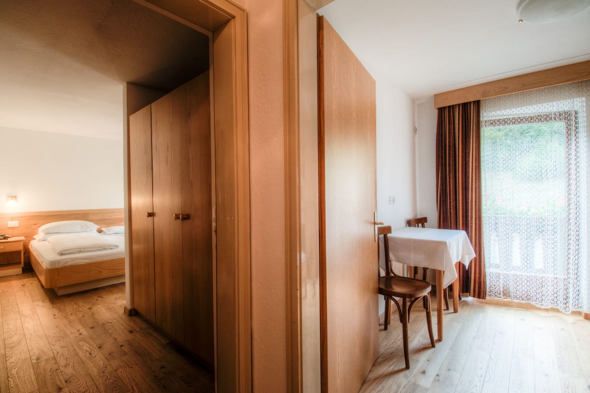 triple room | down duvets, individually decorated, desk, cots/infant beds