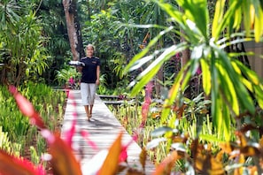 Couples treatment rooms, body treatments, aromatherapy