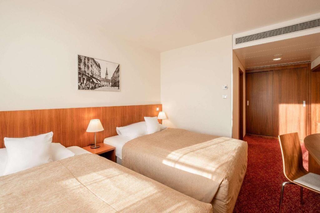 Select Comfort beds, in-room safe, desk, laptop workspace