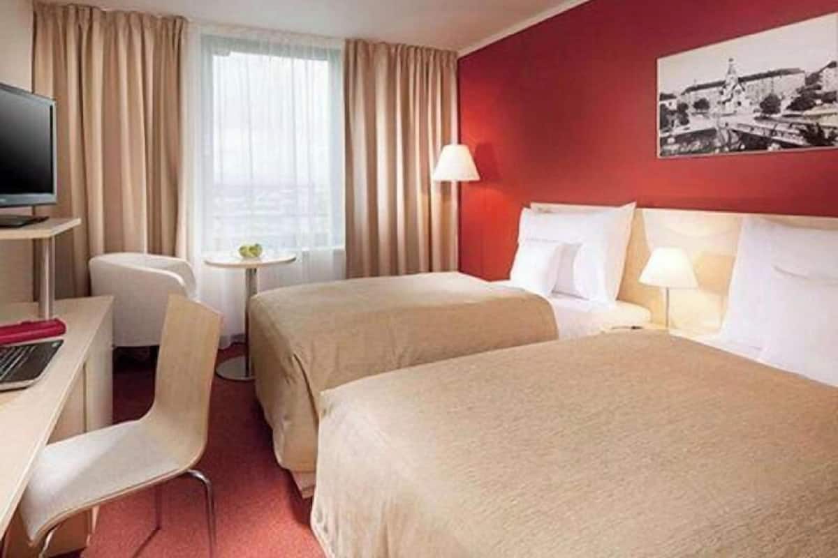 Select Comfort beds, in-room safe, desk, laptop workspace