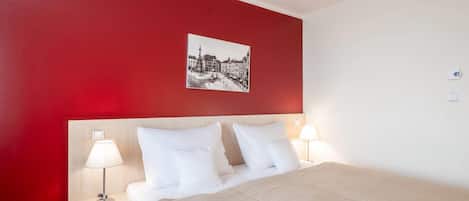 Select Comfort beds, in-room safe, desk, laptop workspace