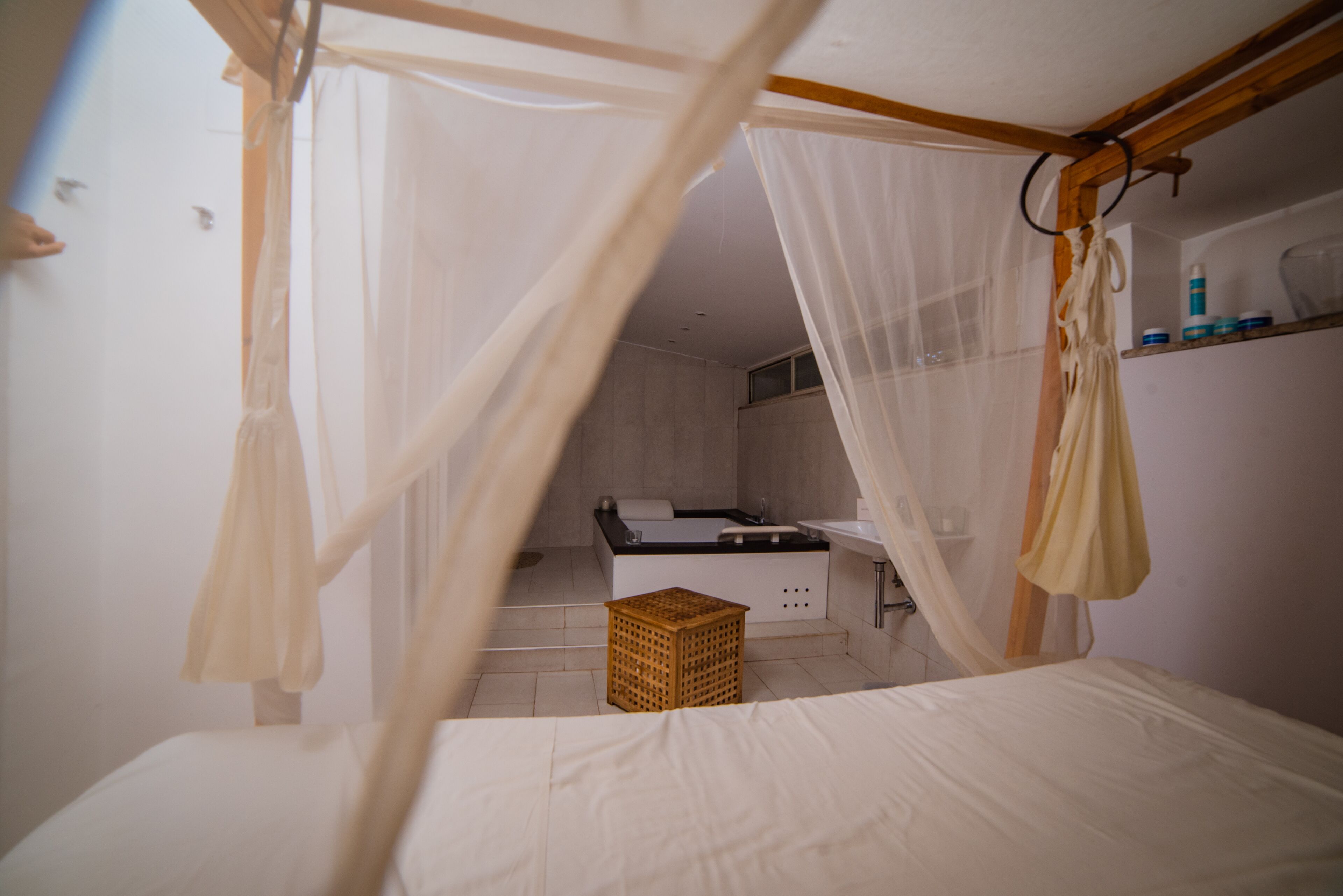 couples treatment room(s), sauna, hot tub, steam room