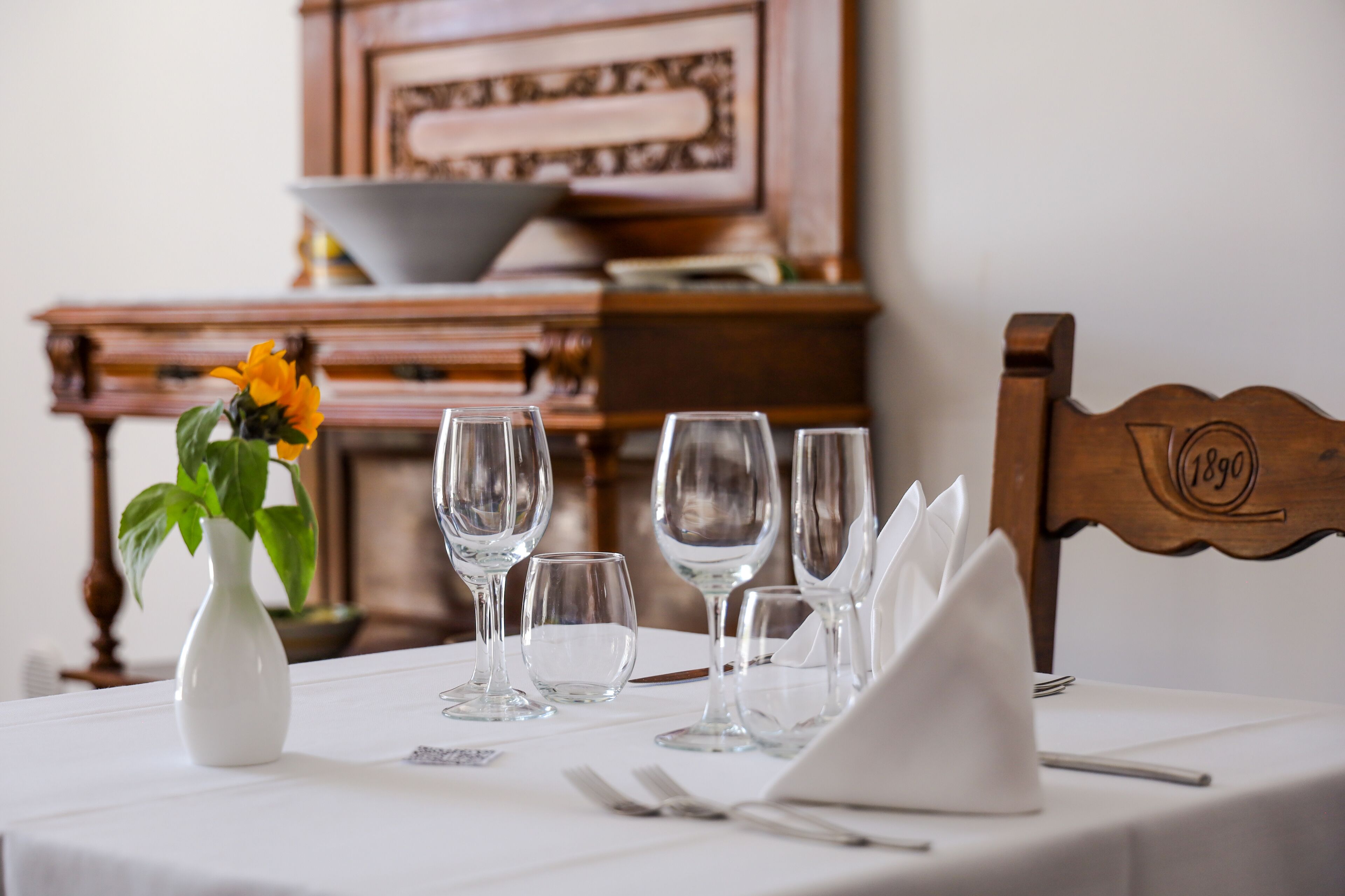 breakfast and dinner served, mediterranean cuisine