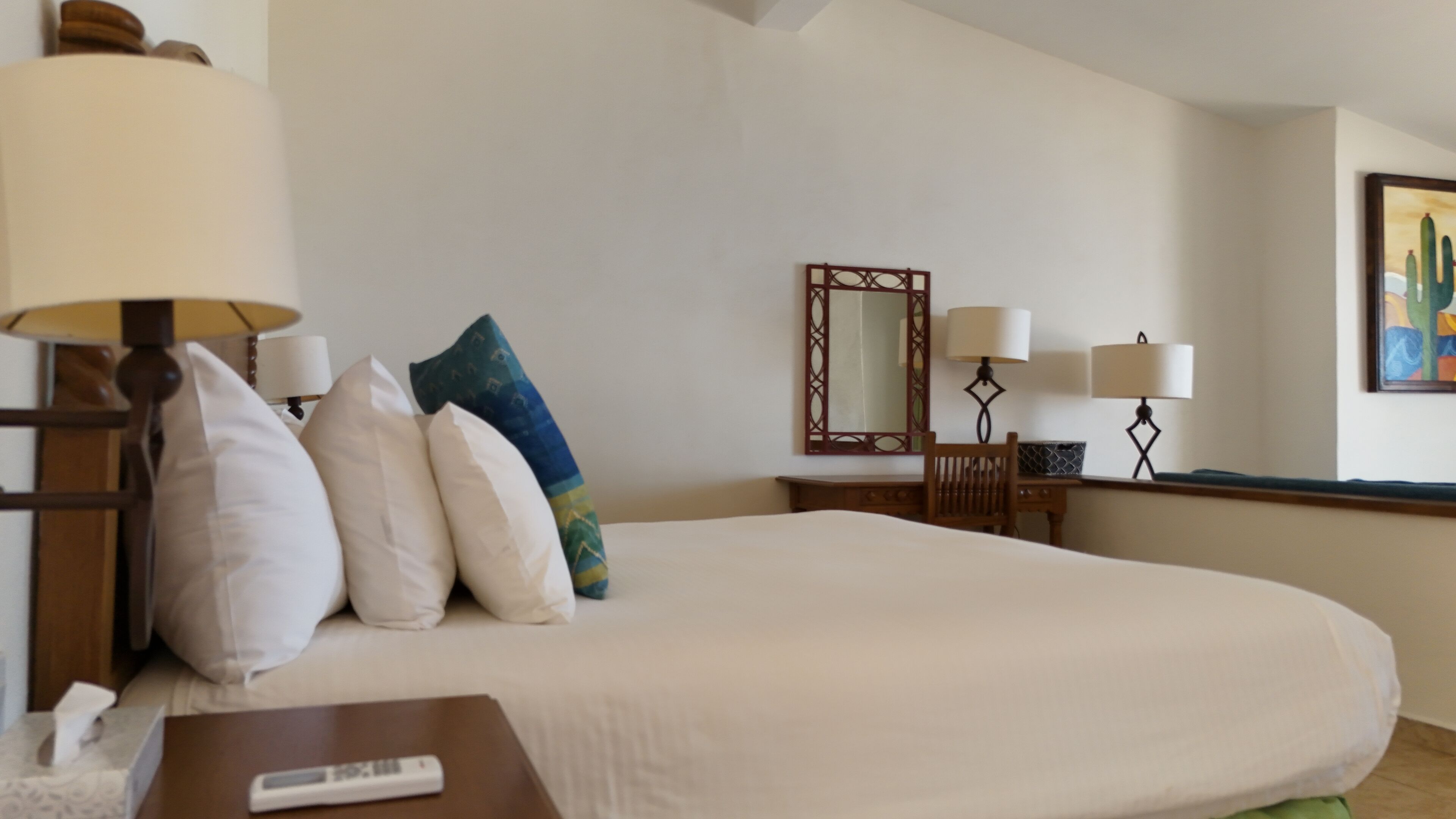 deluxe suite king | minibar, in-room safe, desk, iron/ironing board