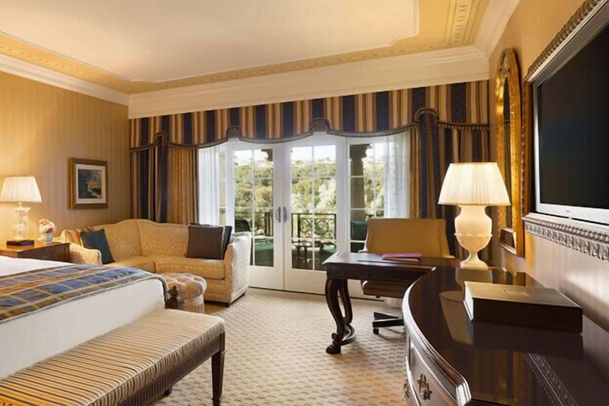 1 bedroom, premium bedding, minibar, in-room safe