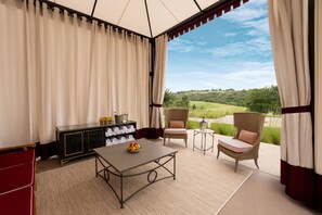 4 piscinas externas, barracas, guarda-sóis