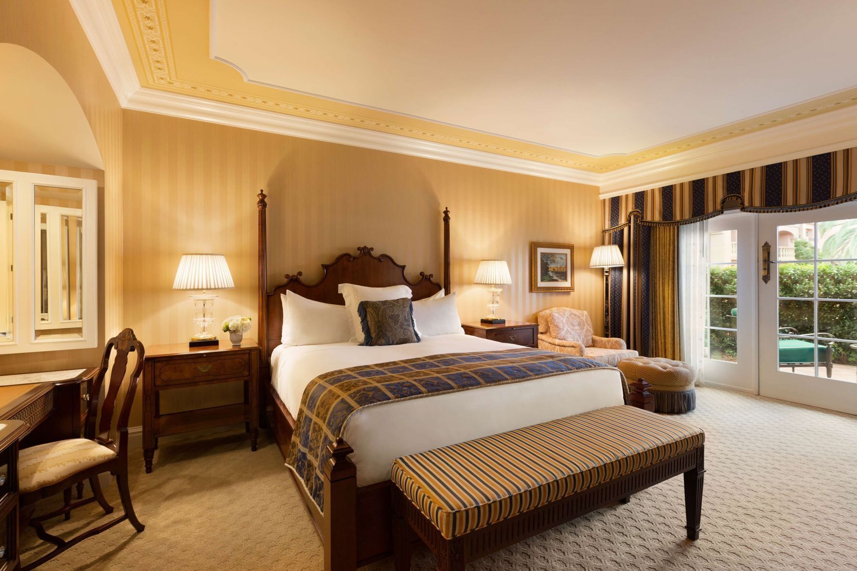 Ropa de cama de alta calidad y minibar 