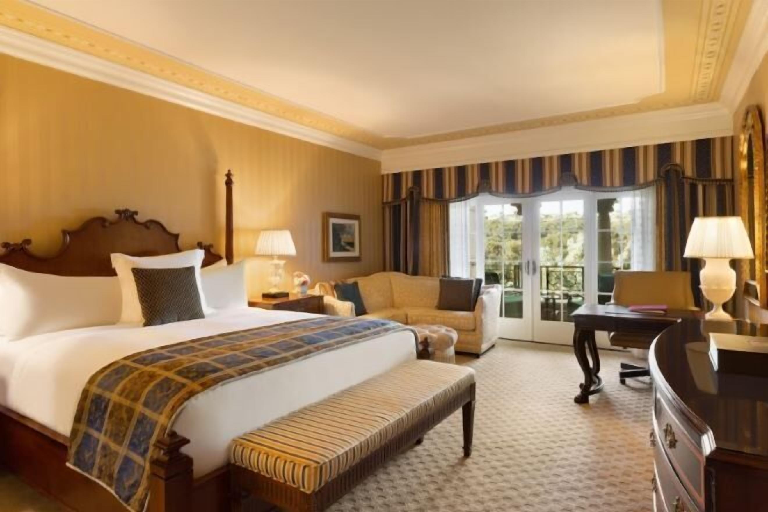 TV LCD 40 polegadas com canais digitais, smart TV, mesa de pingue-pongue