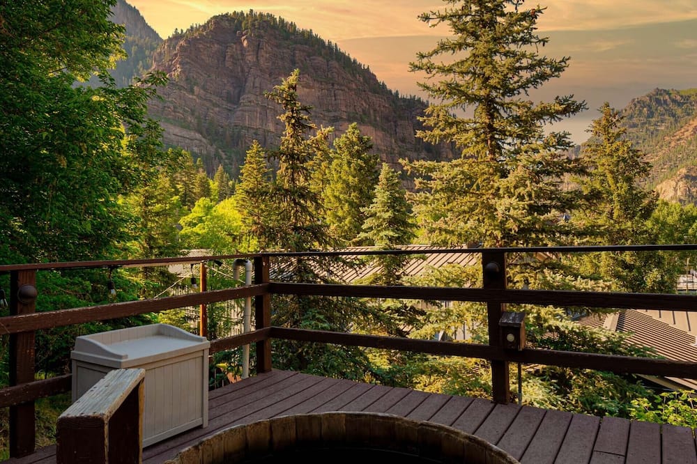 Box Canyon Lodge And Hot Springs
