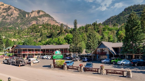 Box Canyon Lodge And Hot Springs