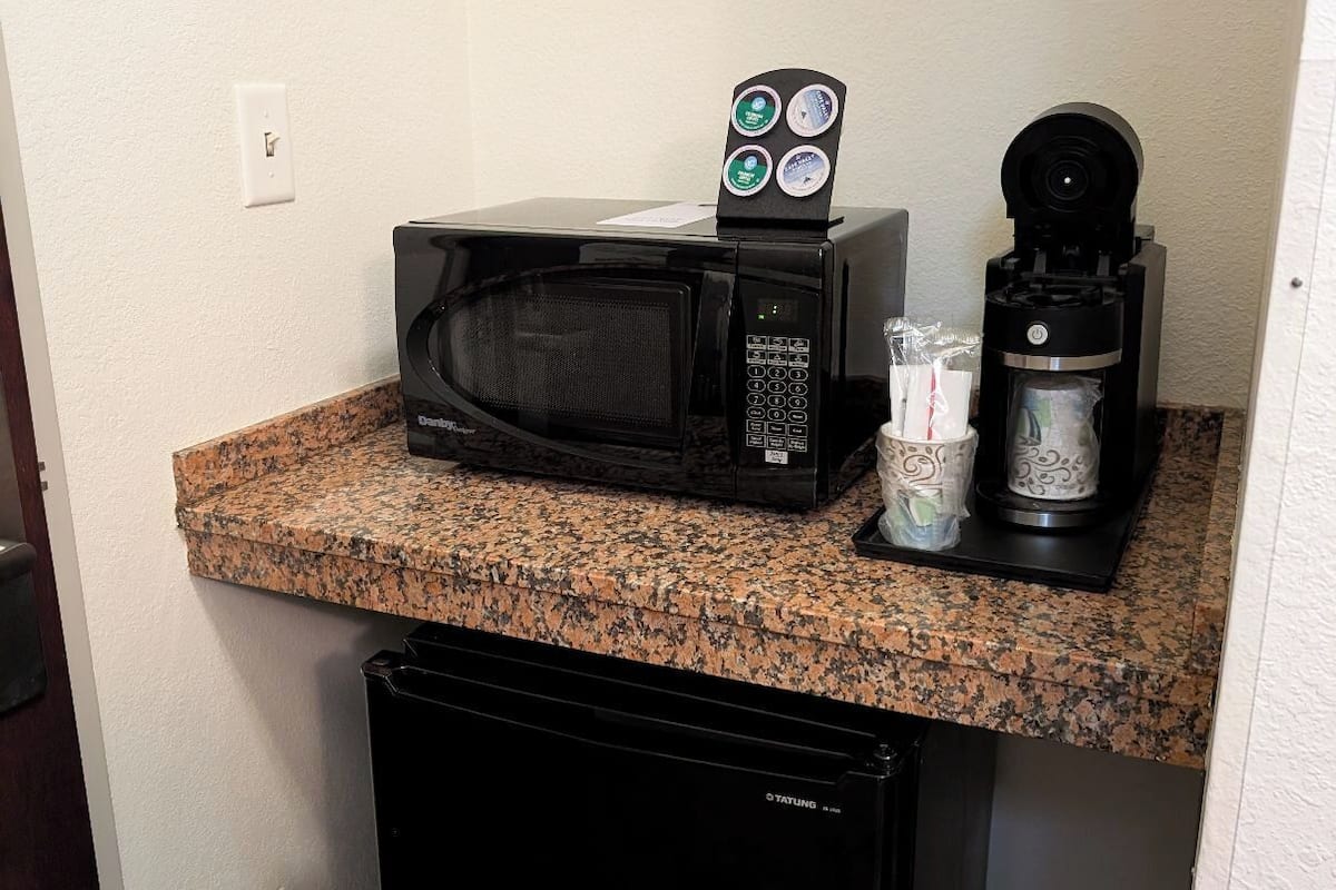 premium bedding, in-room safe, individually decorated