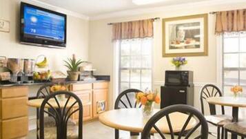 Free daily buffet breakfast