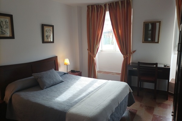 Habitacion Deluxe exterior | Down comforters, desk, laptop workspace, soundproofing