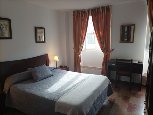 Deluxe Room, 1 Double Bed, City View