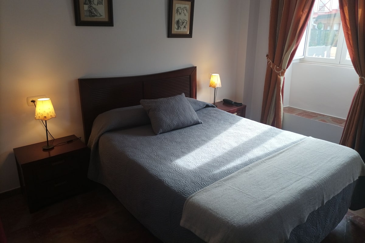 Deluxe Double Room | Down duvets, desk, laptop workspace, soundproofing