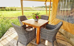 Terrace/patio - THE BLAZING DONKEY COUNTRY HOTEL (Deal)