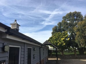Exterior - THE BLAZING DONKEY COUNTRY HOTEL (Deal)