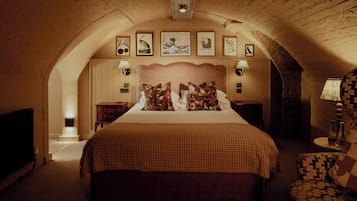 Superior Double Room | Hypo-allergenic bedding, individually decorated, individually furnished
