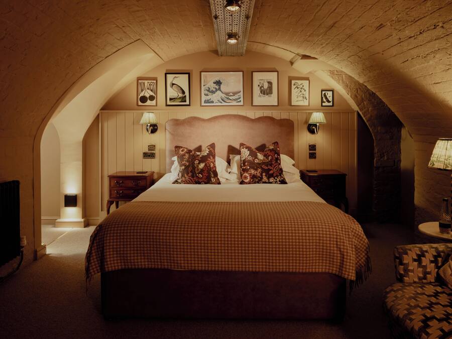 Superior Double Room | Hypo-allergenic bedding, individually decorated, individually furnished