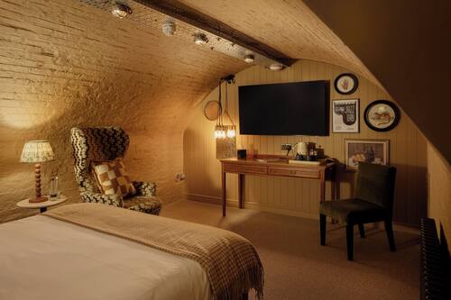 Chambre supérieure double | Literie hypoallergénique, décor unique, ameublement unique, bureau