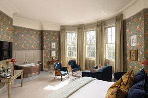 Honeymoon Suite, 1 King Bed | Hypo-allergenic bedding, individually decorated, individually furnished