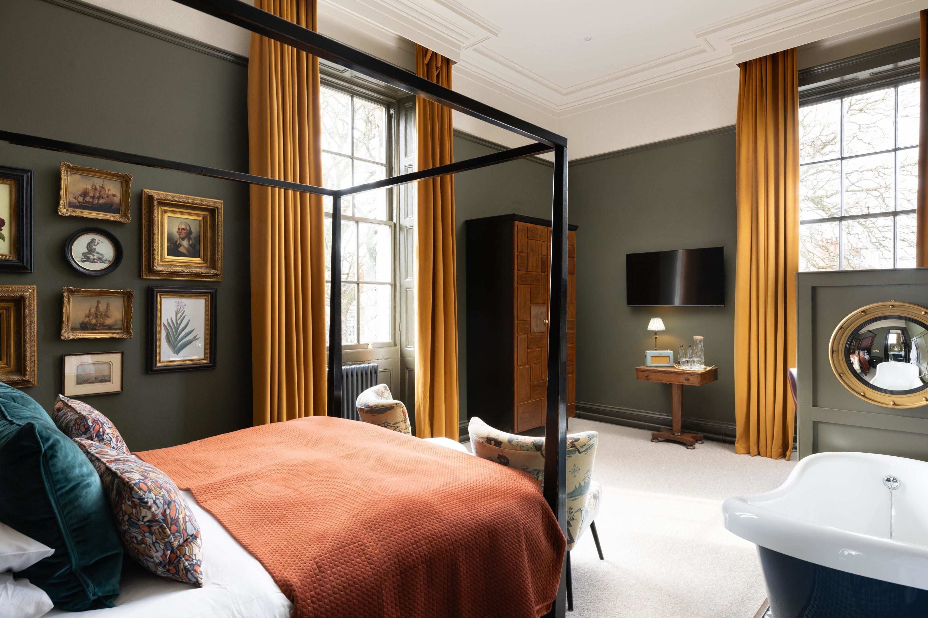 Photo - The Churchill Hotel